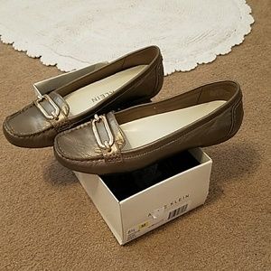 Anne Klein Metallic loafers size 8.5